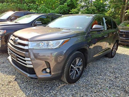 2019 Toyota Highlander SE