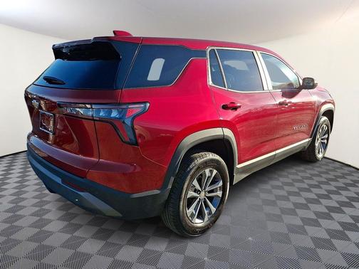 Radiant Red Tintcoat 2026 Chevrolet Equinox 1LT