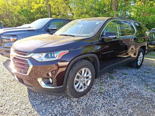 Black Cherry Metallic 2021 Chevrolet Traverse LT Leather