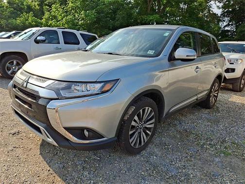 2020 Mitsubishi Outlander SE