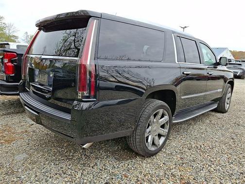 2016 Cadillac Escalade ESV Luxury