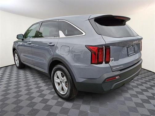 2023 Kia Sorento LX