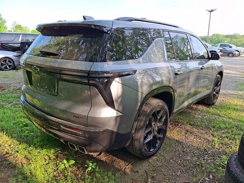 Sterling Gray Metallic 2025 Chevrolet Traverse RS