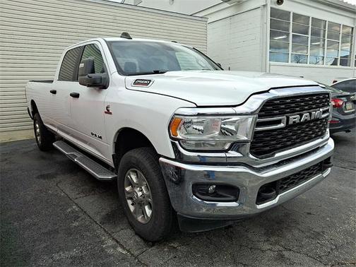 2023 RAM 2500 Big Horn Crew Cab 4x4 8' Box