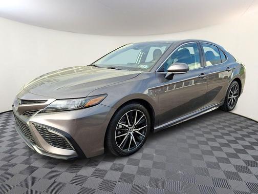 Predawn Gray Mica 2024 Toyota Camry SE