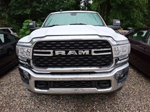 Bright White Clearcoat 2024 RAM 2500 Big Horn Crew Cab 4x4 6'4' Box
