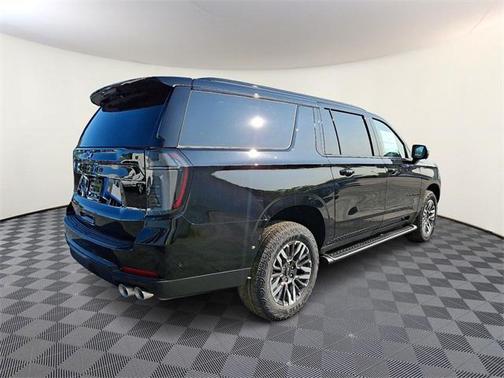 2025 Chevrolet Suburban 4WD Z71
