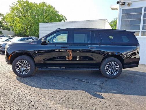 2025 Chevrolet Suburban 4WD Z71