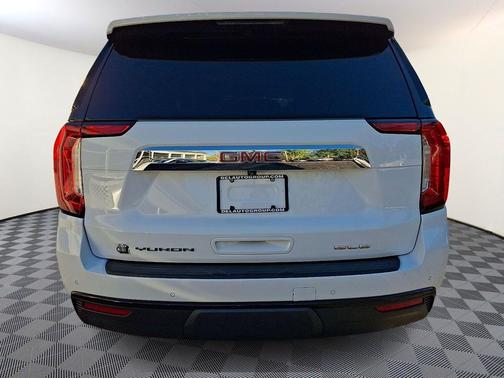 Summit White 2021 GMC Yukon XL SLE