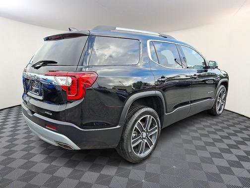 2023 GMC Acadia AWD SLT