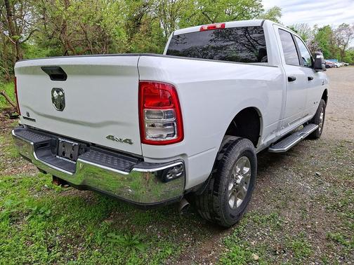 Bright White Clearcoat 2024 RAM 2500 Big Horn Crew Cab 4x4 6'4' Box