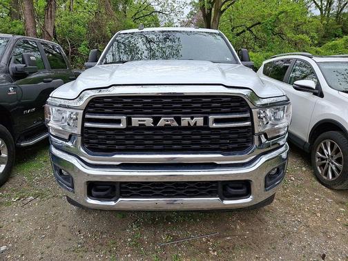 Bright White Clearcoat 2024 RAM 2500 Big Horn Crew Cab 4x4 6'4' Box
