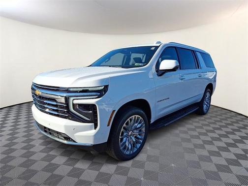 2025 Chevrolet Suburban LT