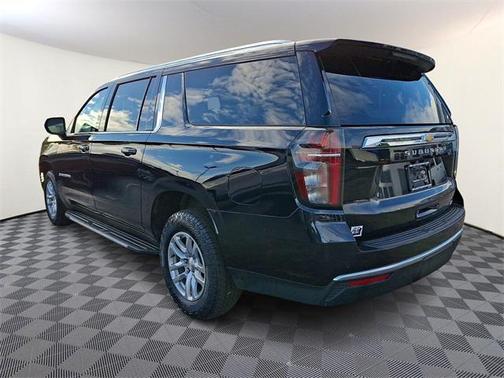2023 Chevrolet Suburban LT