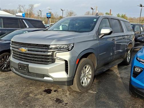 2024 Chevrolet Suburban LT