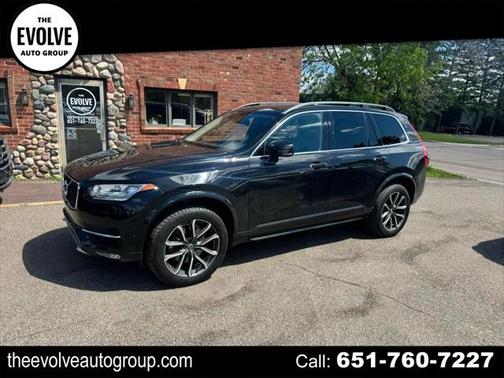 2016 Volvo XC90 T6 Momentum