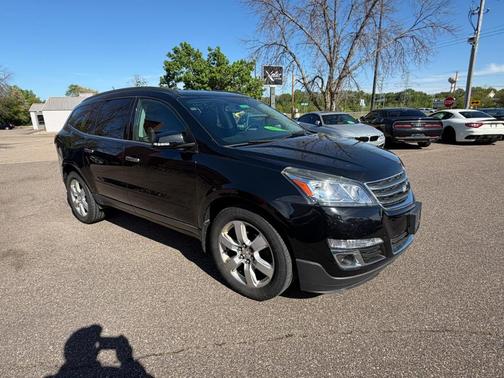 Gray 2017 Chevrolet Traverse 1LT