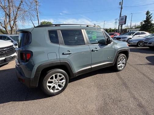 Gray 2018 Jeep Renegade Sport