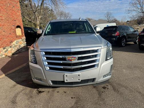 2017 Cadillac Escalade Luxury