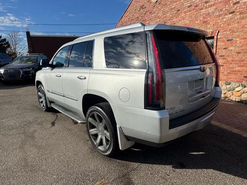 2017 Cadillac Escalade Luxury