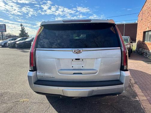 2017 Cadillac Escalade Luxury