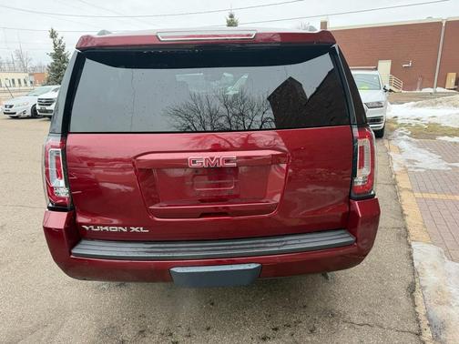 2017 GMC Yukon XL SLT