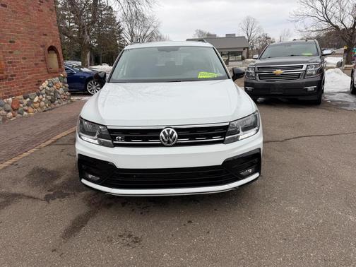 2021 Volkswagen Tiguan 2.0T SE R-Line Black