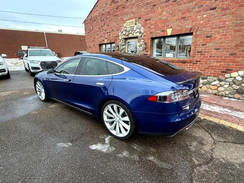 2015 Tesla Model S 85D
