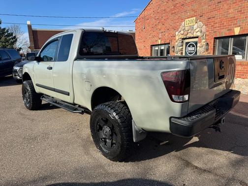 2005 Nissan Titan XE King Cab