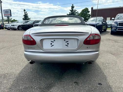 2000 Jaguar XKR Base