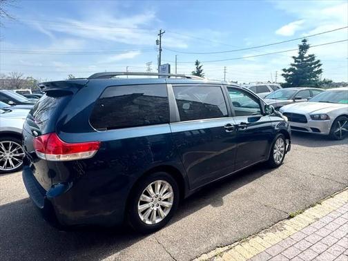 2012 Toyota Sienna XLE
