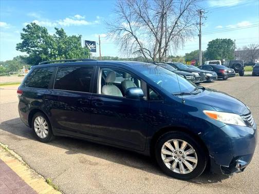2012 Toyota Sienna XLE