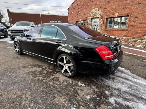 2011 Mercedes-Benz S-Class S63 AMG