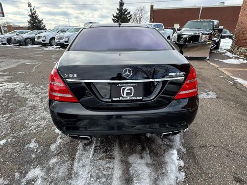 2011 Mercedes-Benz S-Class S63 AMG