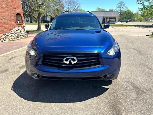 2016 INFINITI QX70 Base