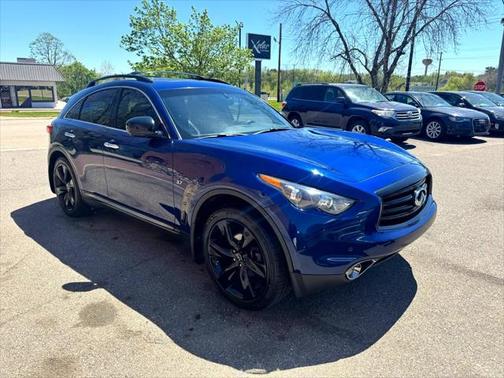2016 INFINITI QX70 Base