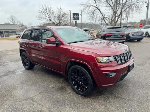 2020 Jeep Grand Cherokee Laredo
