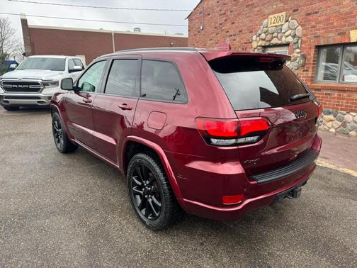 2020 Jeep Grand Cherokee Laredo