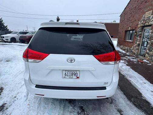 2013 Toyota Sienna XLE