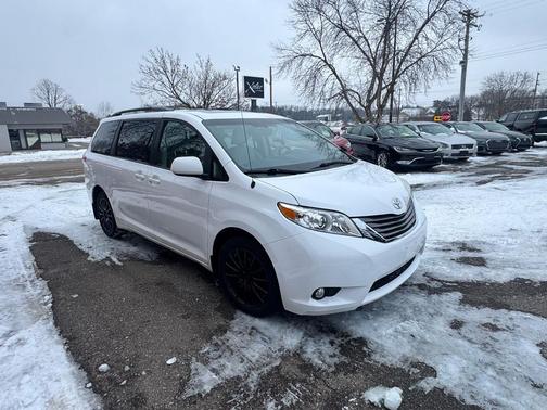 2013 Toyota Sienna XLE