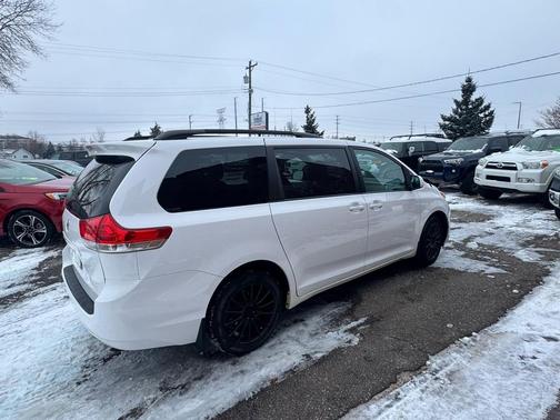 2013 Toyota Sienna XLE