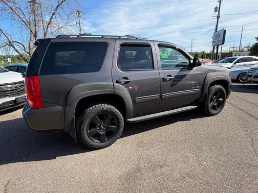 Gray 2011 GMC Yukon SLE1