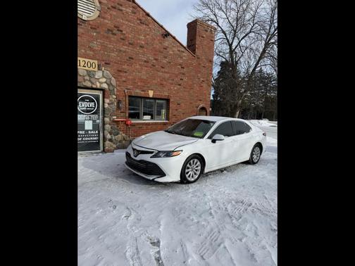 2018 Toyota Camry LE