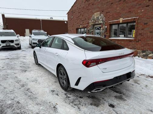 2022 Kia K5 LXS