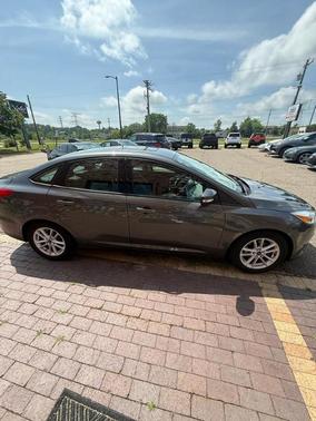 Gray 2015 Ford Focus SE
