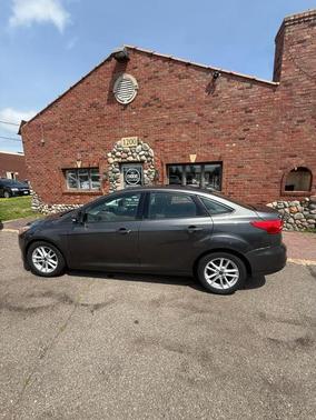 Gray 2015 Ford Focus SE