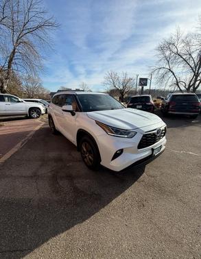 2023 Toyota Highlander Hybrid XLE