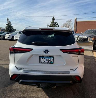 2023 Toyota Highlander Hybrid XLE