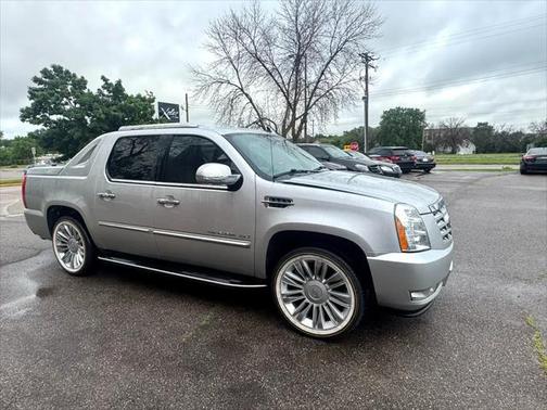 2011 Cadillac Escalade EXT Luxury