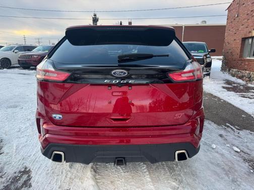 2022 Ford Edge ST